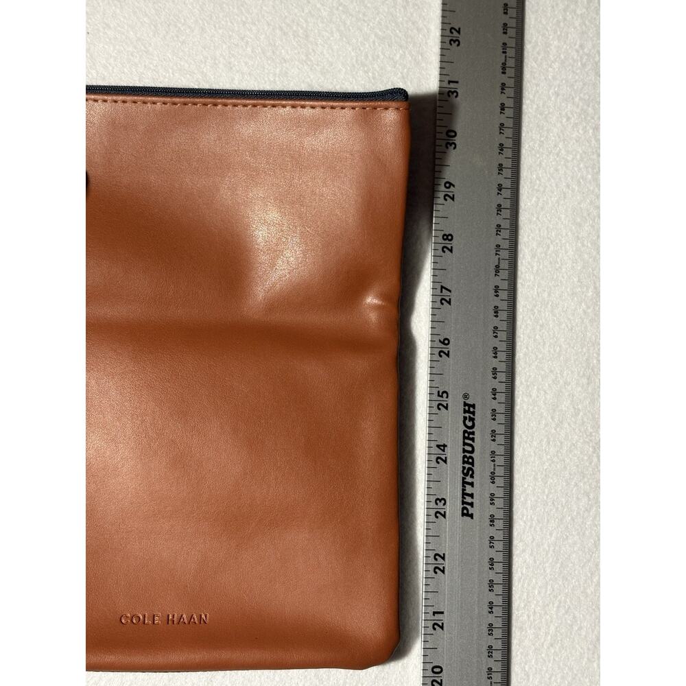 Cole Haan Travel Case Makeup Bag Unisex Zip Up Navy And Leather - Picture 3 of 5